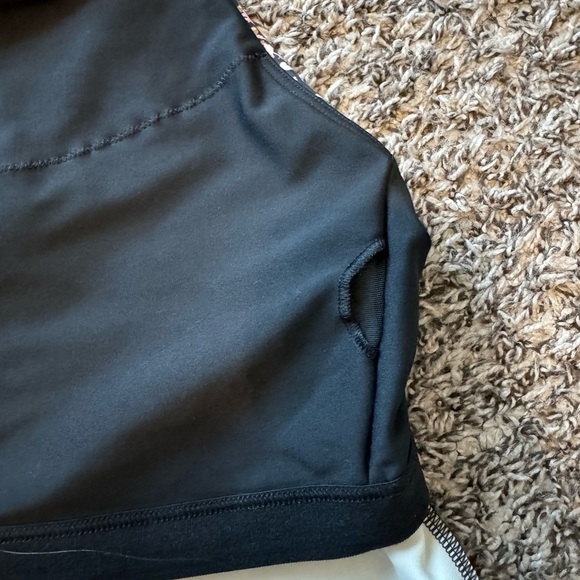 Old Navy Active Top - Picture 5 of 5